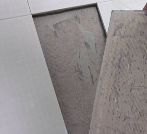 涉县瓷砖空鼓维修公司分享瓷砖铺贴时如果打浆（即涂抹在瓷砖背面和基层上的砂浆或瓷砖胶）过少，会带来以下问题